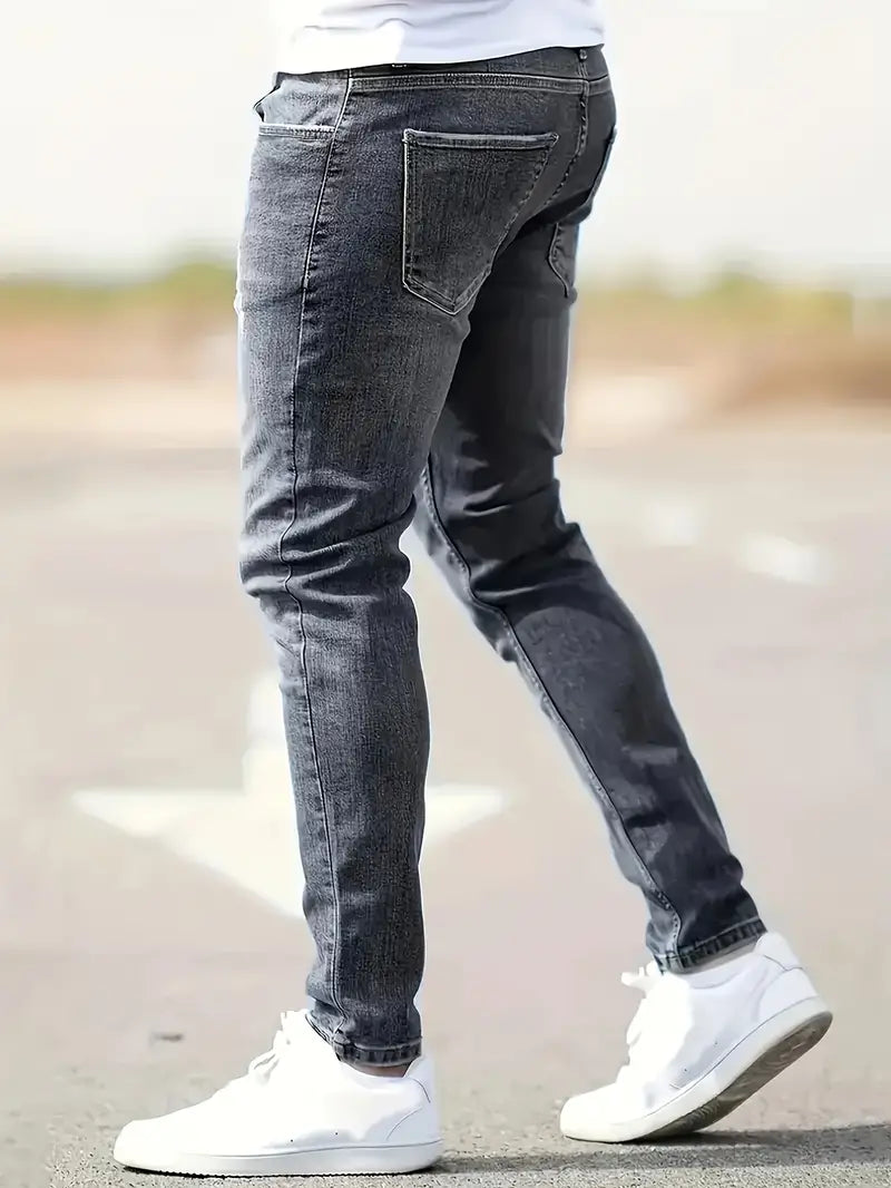 Liam – un jean déchiré pour le printemps