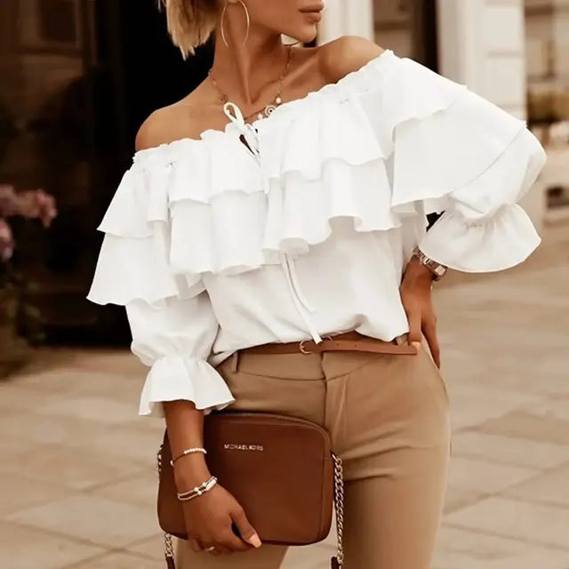 Bellachicha - Damen Bluse aus lockerem Chiffon mit Schulterfreiheit und Volantkante, elastischem Schultergurt