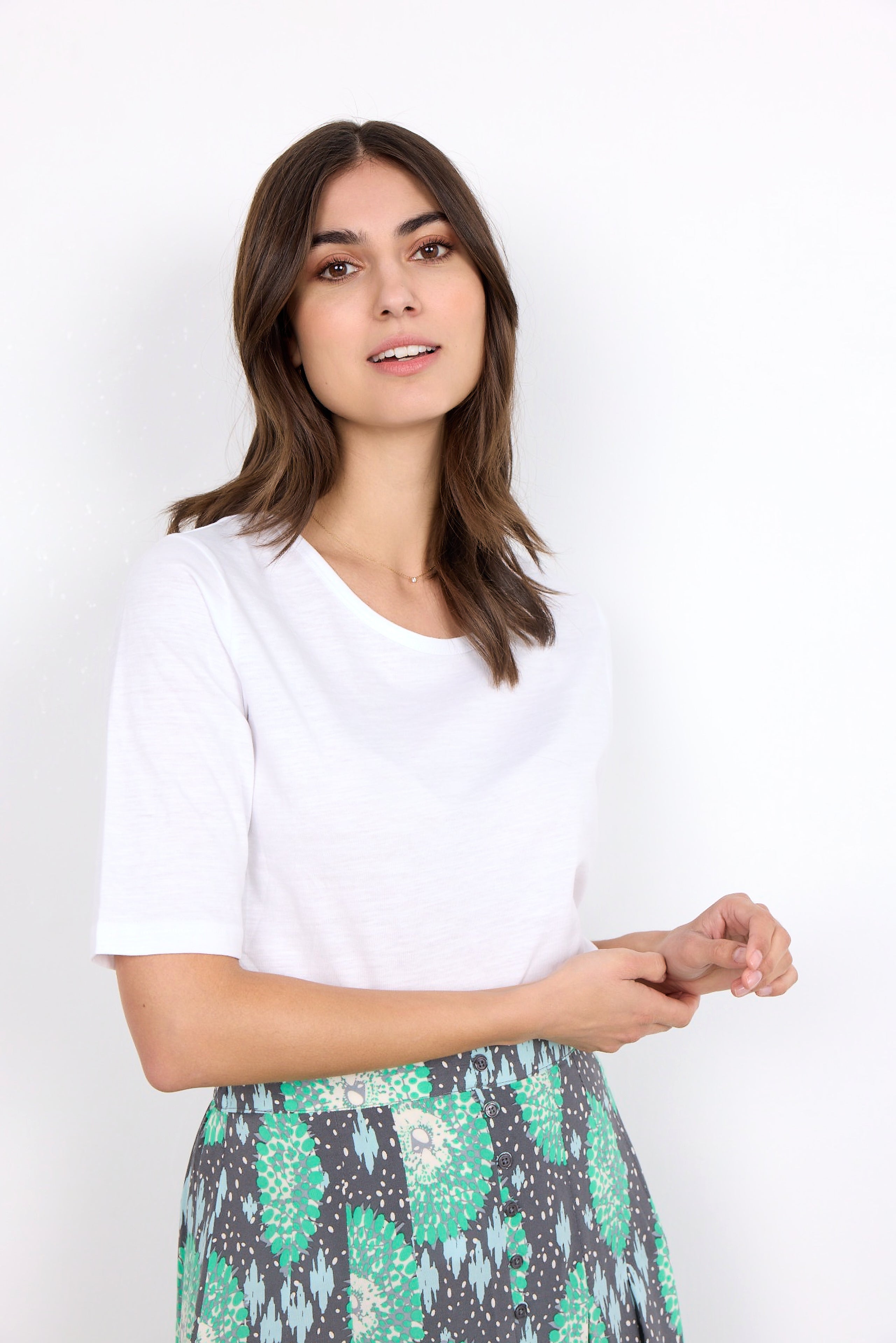 Bellachicha T-Shirt mit längeren Ärmeln in weiß