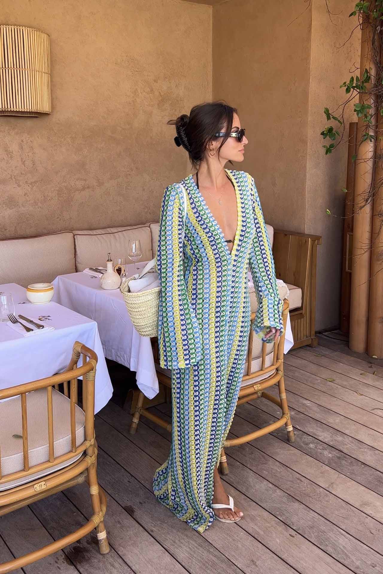 Boho-Maxikleid mit V-Ausschnitt und Glockenärmeln, gewellt, gestreift, gehäkelt, Strandurlaub-Maxikleid