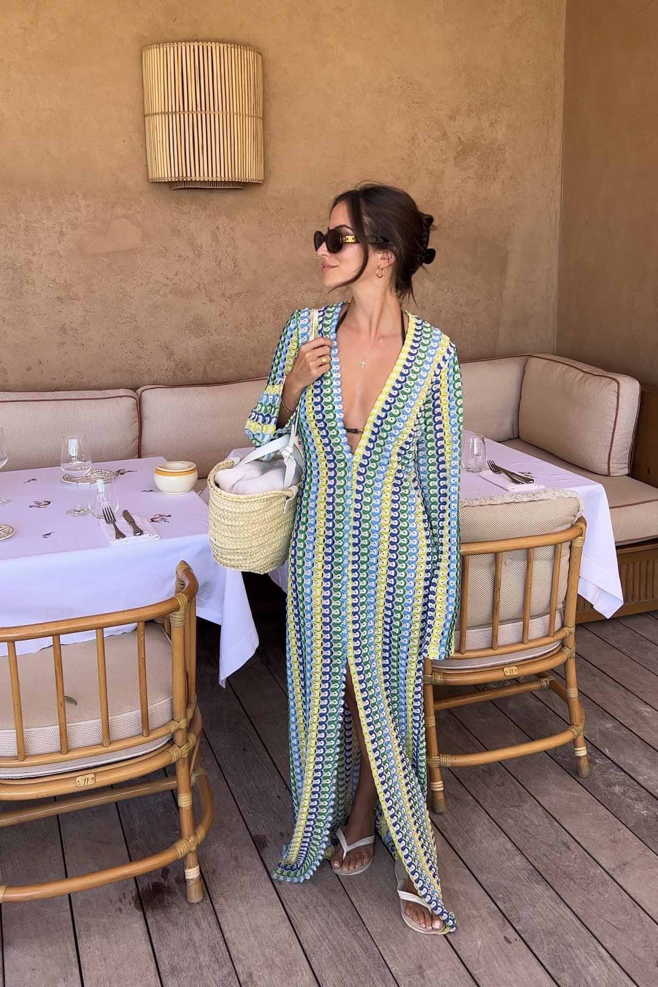 Boho-Maxikleid mit V-Ausschnitt und Glockenärmeln, gewellt, gestreift, gehäkelt, Strandurlaub-Maxikleid