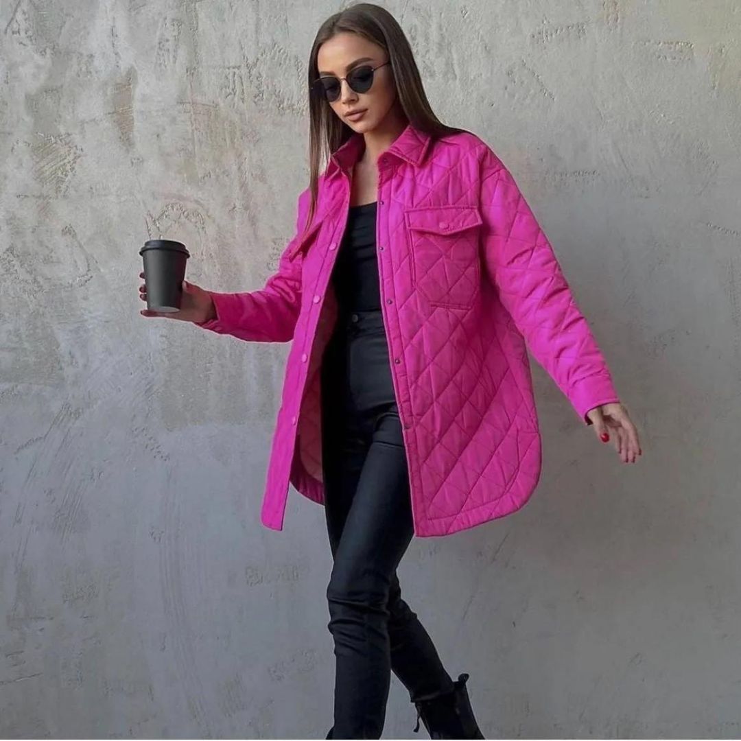 Klassische gesteppte Jacke mit Druckknöpfen