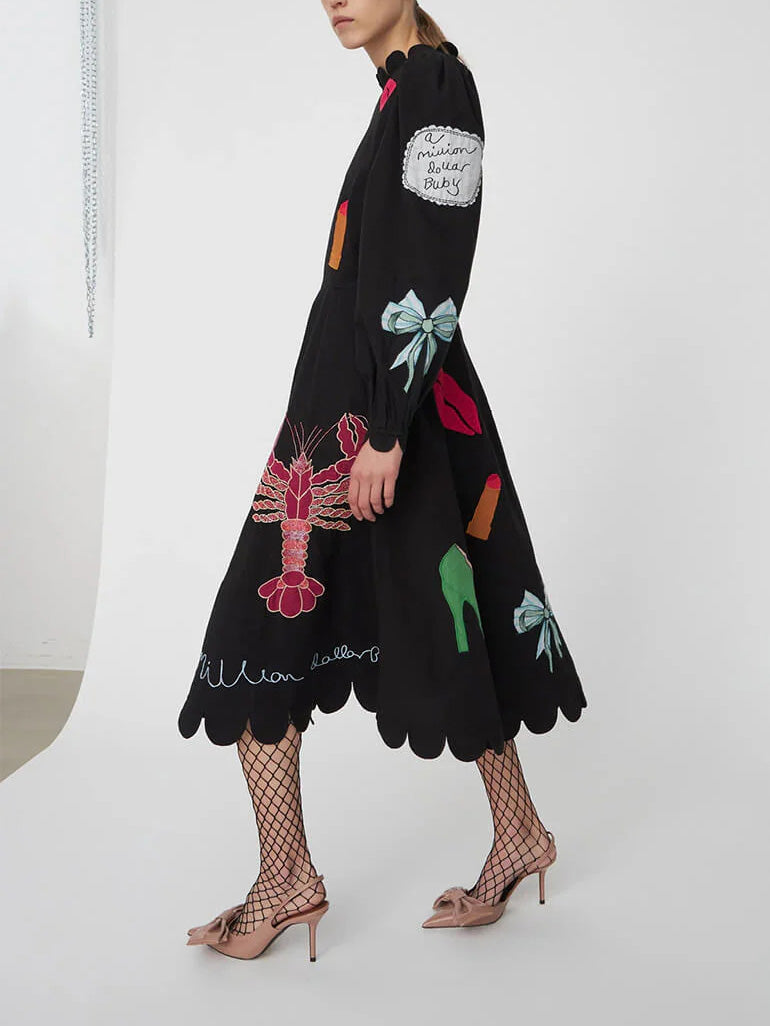 Robe mi-longue à bordure festonnée et graffitis homard