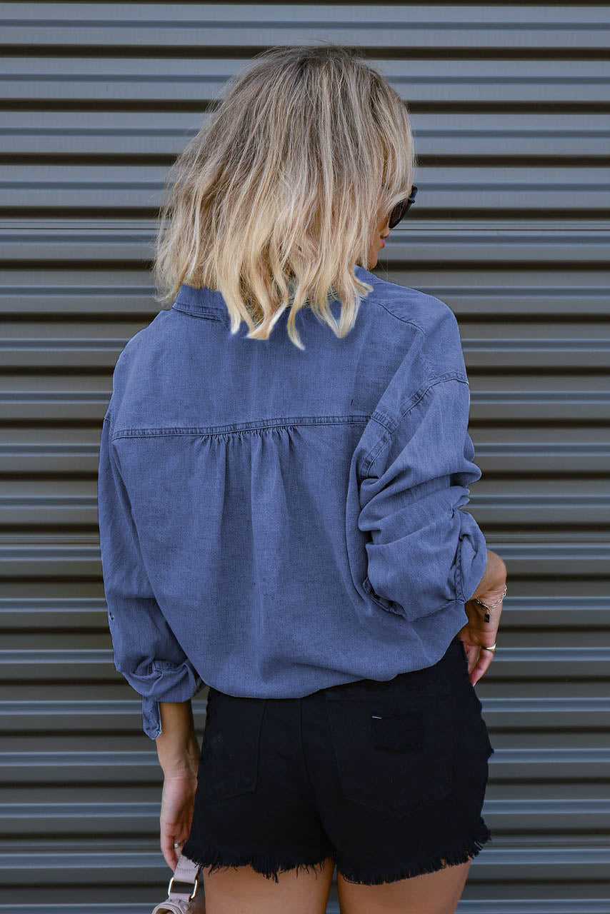 Denim-Hemd mit Bindegürtel und Tasche vorn