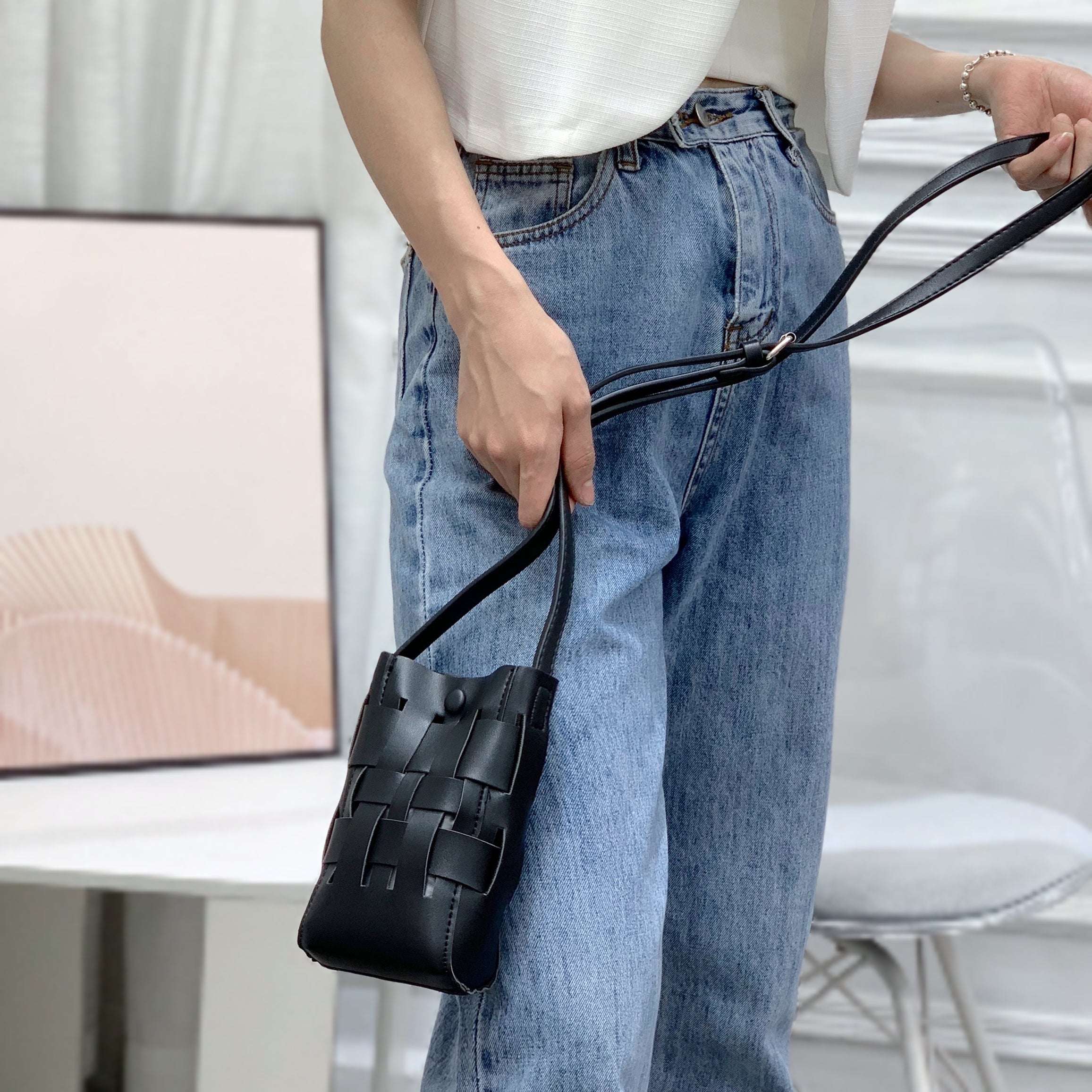 en cuir tressé avec un design creux