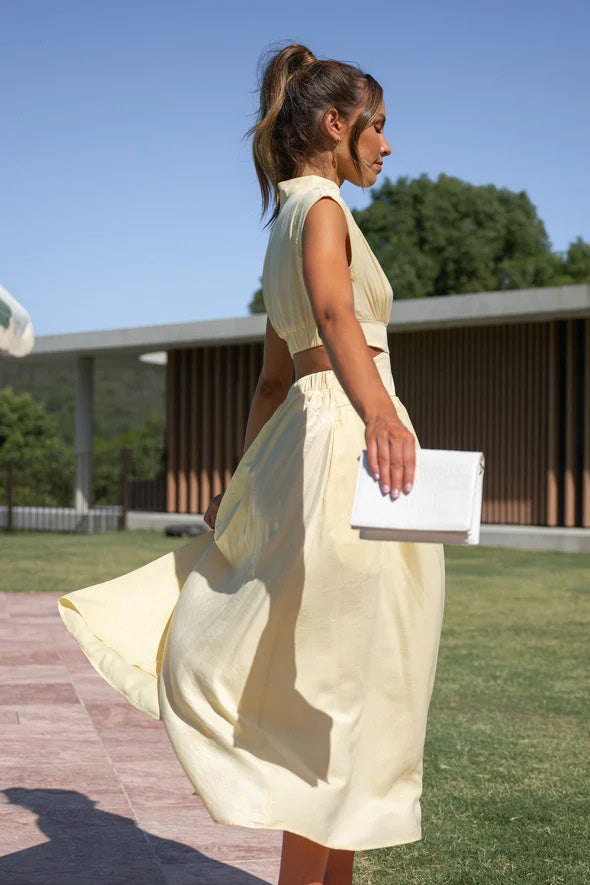 Urlaubs-Midikleid mit ausgeschnittener Taille und Taschen
