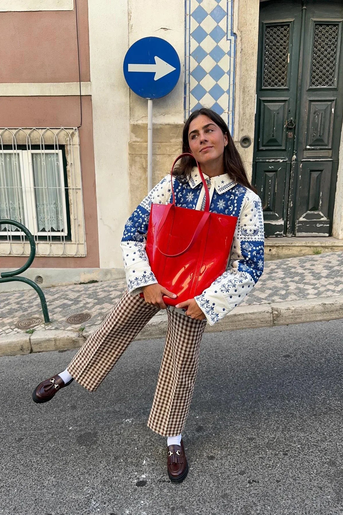 Blaue, ecrufarbene Steppjacke mit Bandana