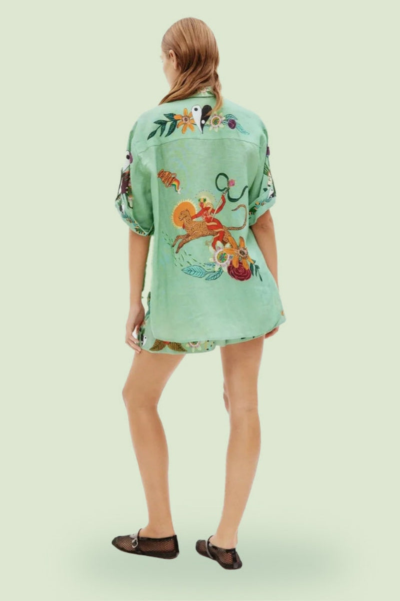 Einzigartiges Set aus lockerem Hemd und Shorts mit Ethno-Print