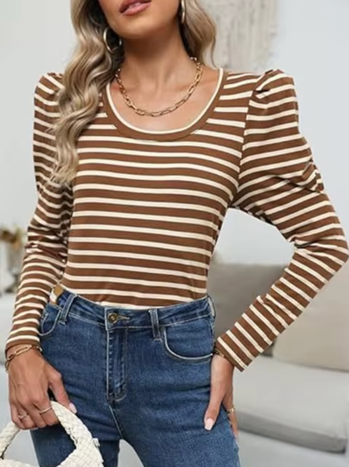 – Pull à manches bouffantes et manches longues