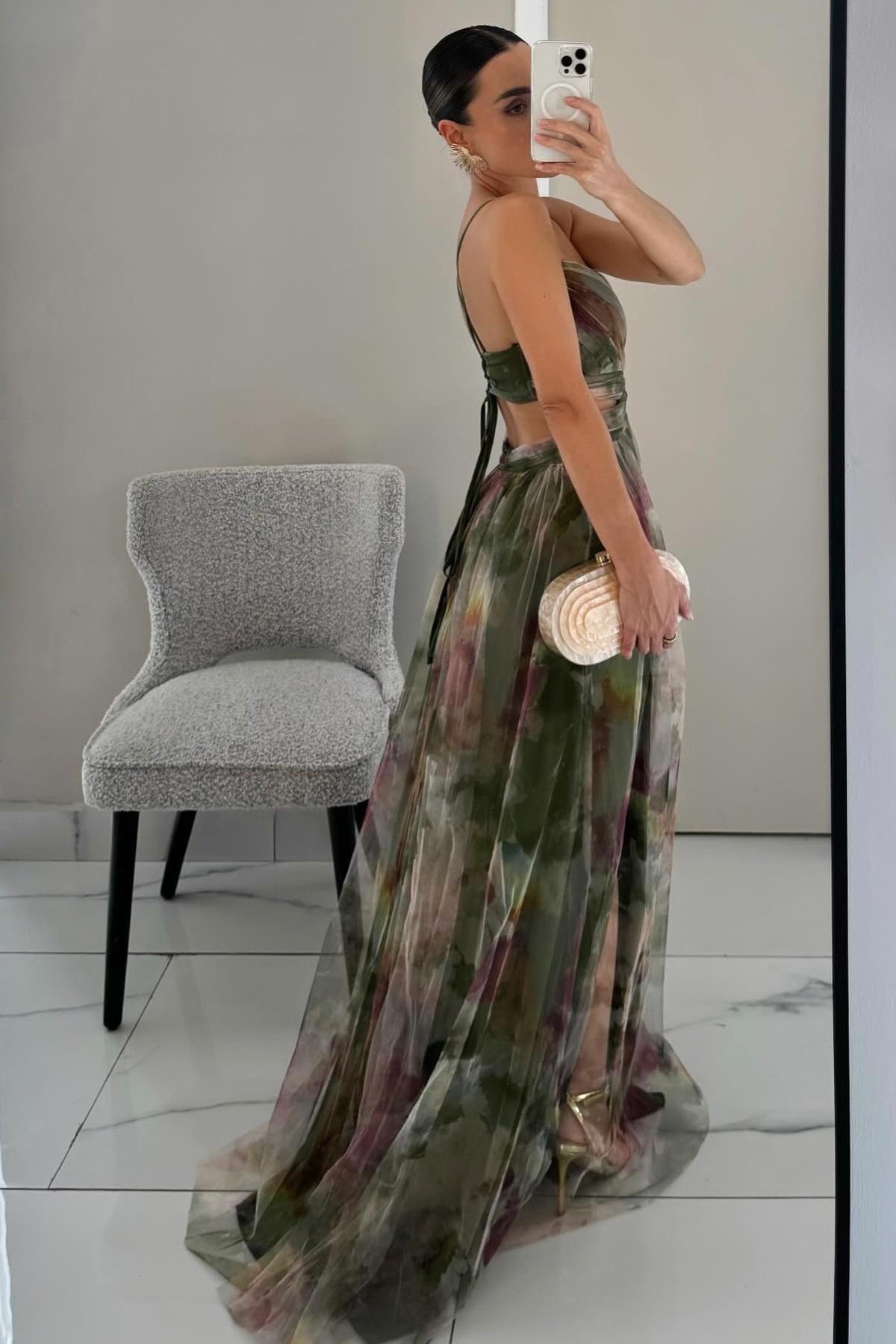 Robe longue trapèze à col en V et motifs floraux