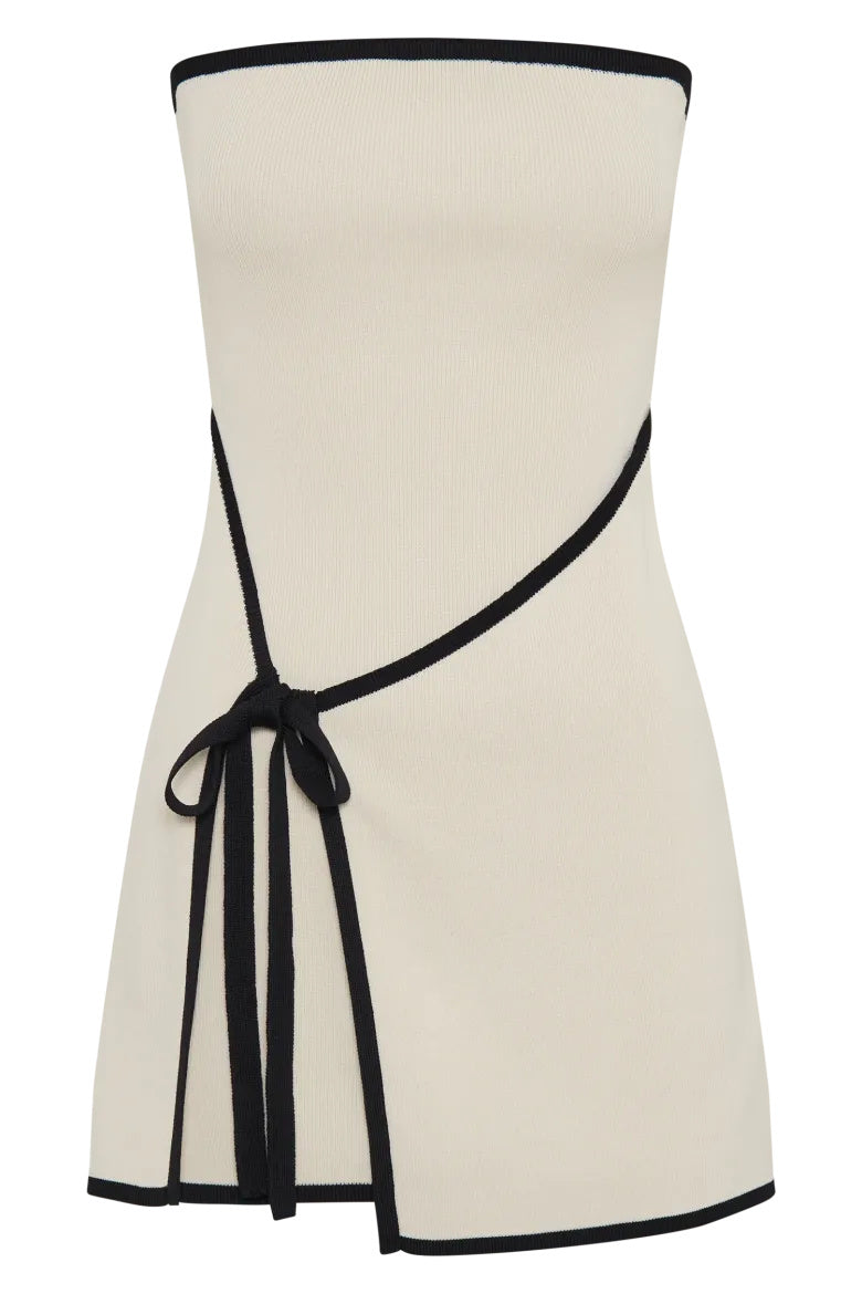 Trägerloses, asymmetrisches Mini-Strickkleid „Joanna“
