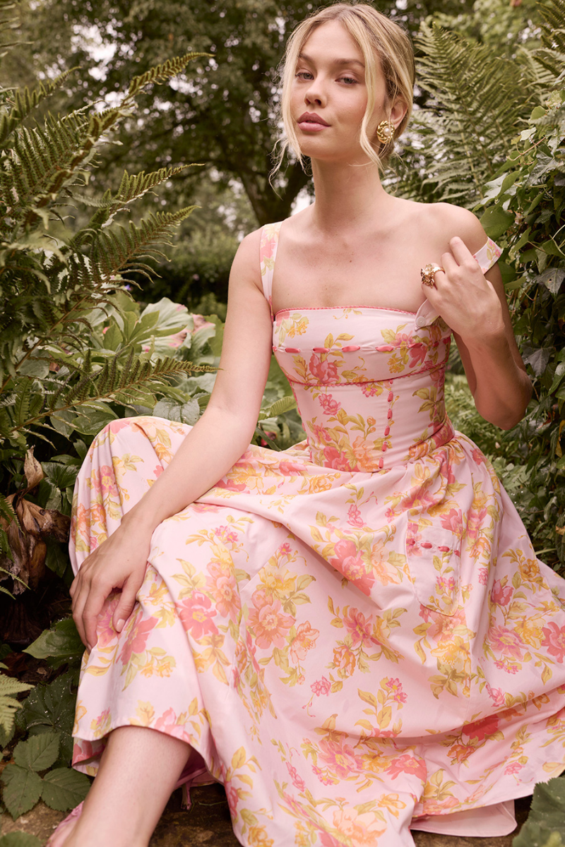 Cybèle – Pfirsichfarbenes Midikleid mit Mohndruck