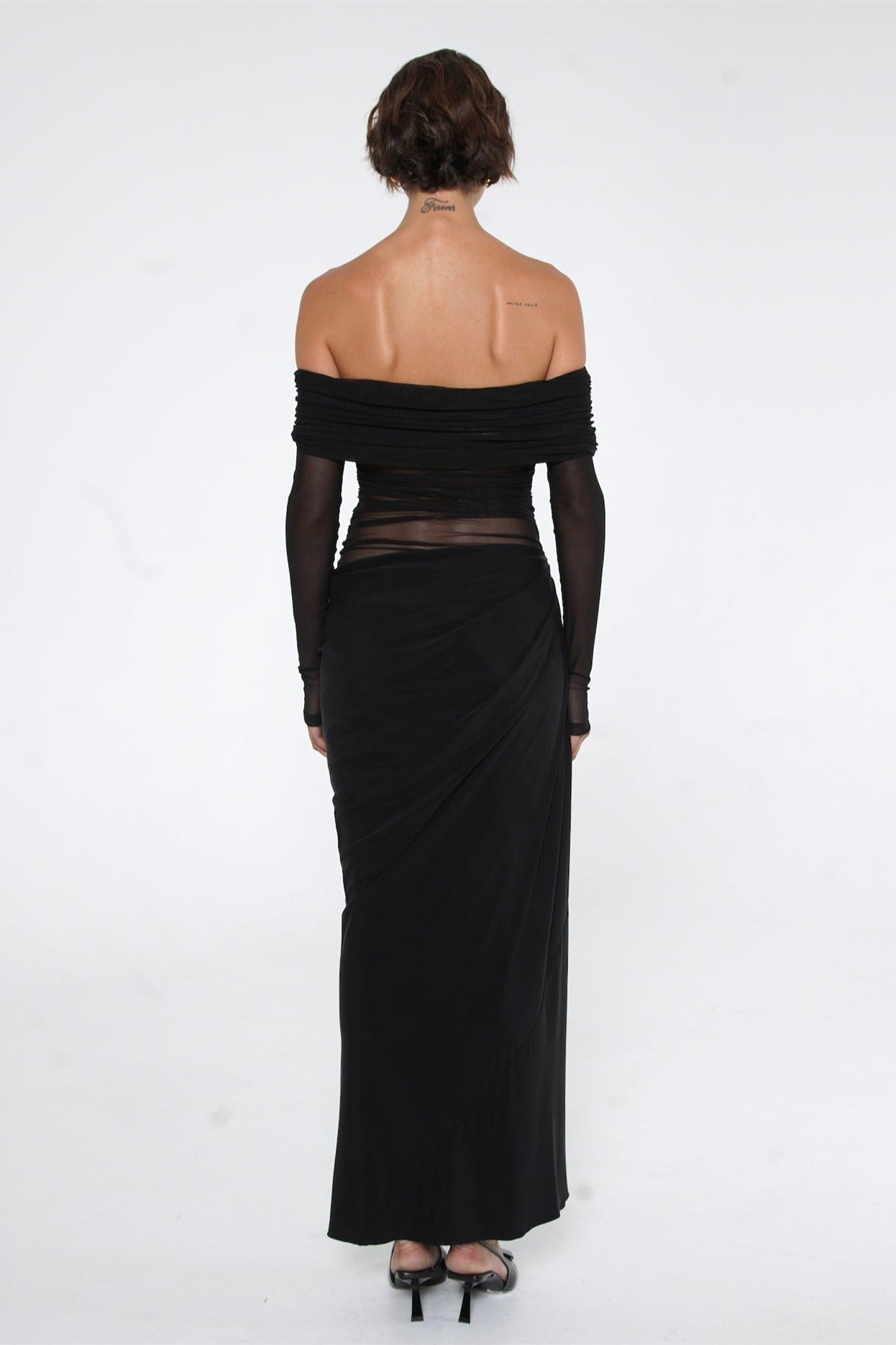 Lillian – Schulterfreies, transparentes Maxi-Netzkleid
