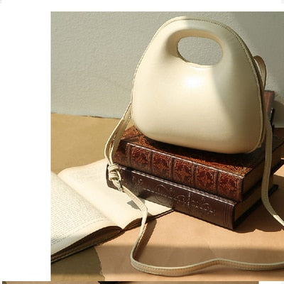Sac rond pour femme Bellachicha - sac à main au design coquillage rétro avec rabat enveloppant et option de transport en bandoulière