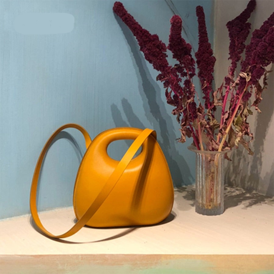 Sac rond pour femme Bellachicha - sac à main au design coquillage rétro avec rabat enveloppant et option de transport en bandoulière