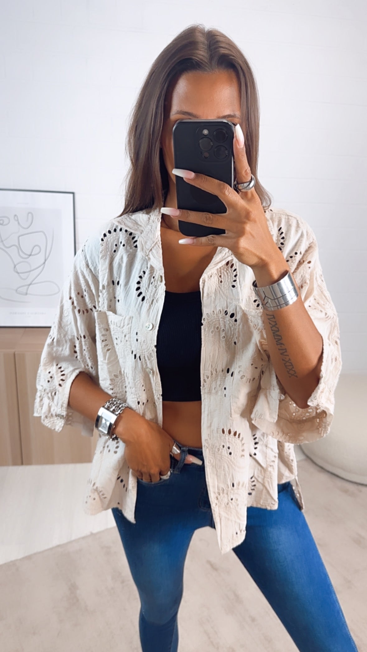 Bluse mit Loch Stickereien / beige Art. 7175