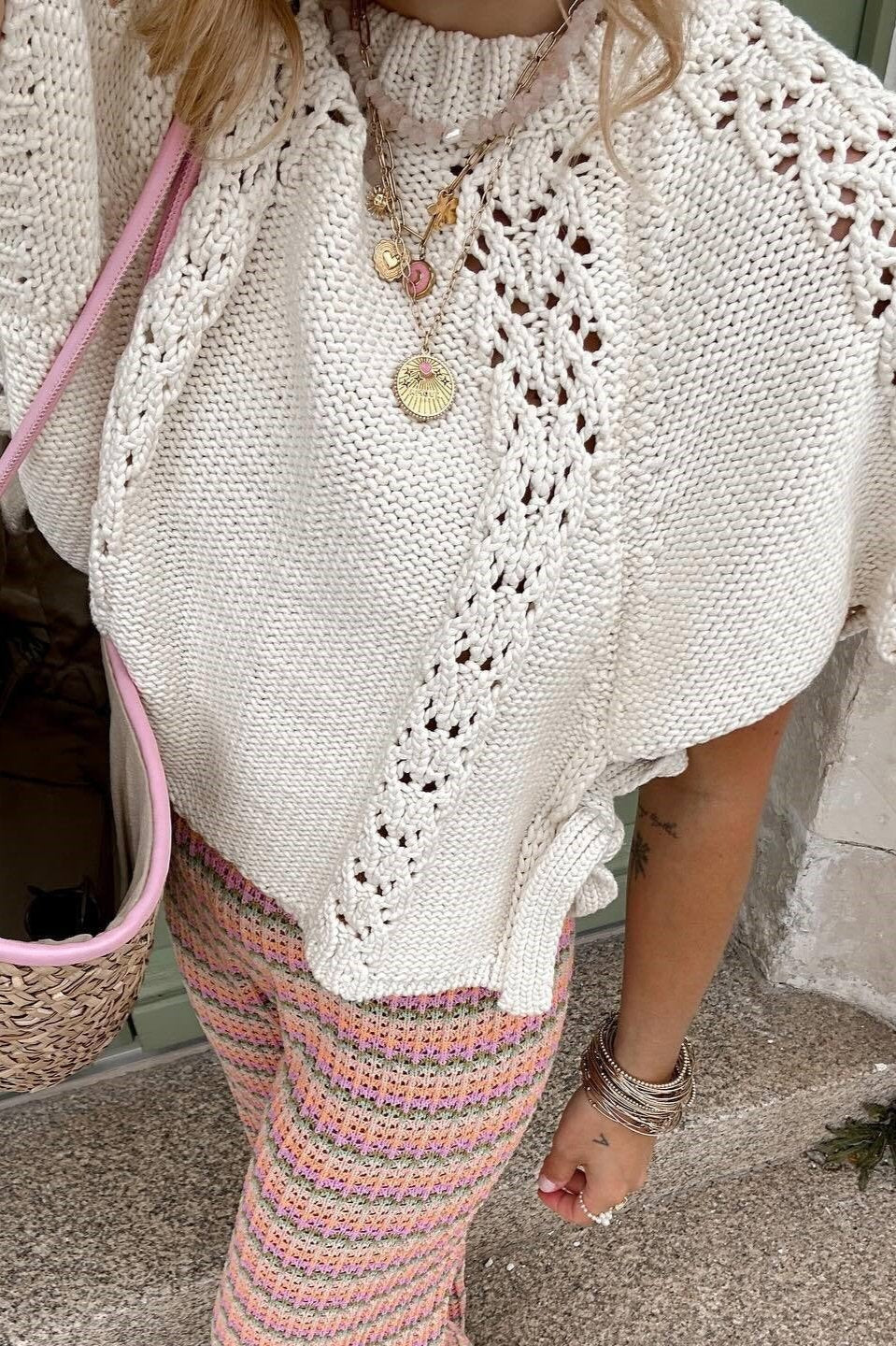 Pull femme en maille creuse avec lacets