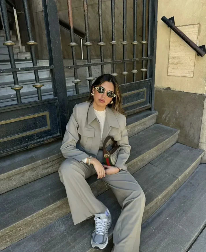 Kehlani - Veste courte et pantalon - Ensemble de loisirs élégant