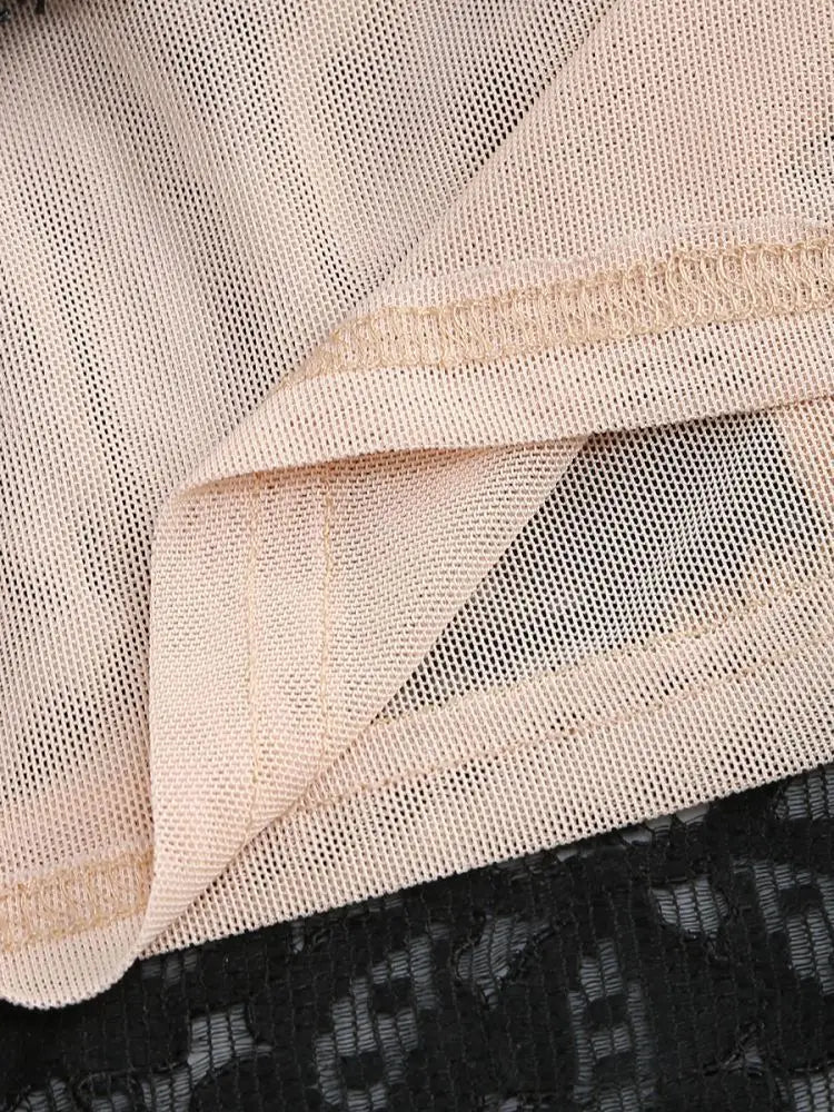 Lorélia | Mini-robe corset en dentelle élégante