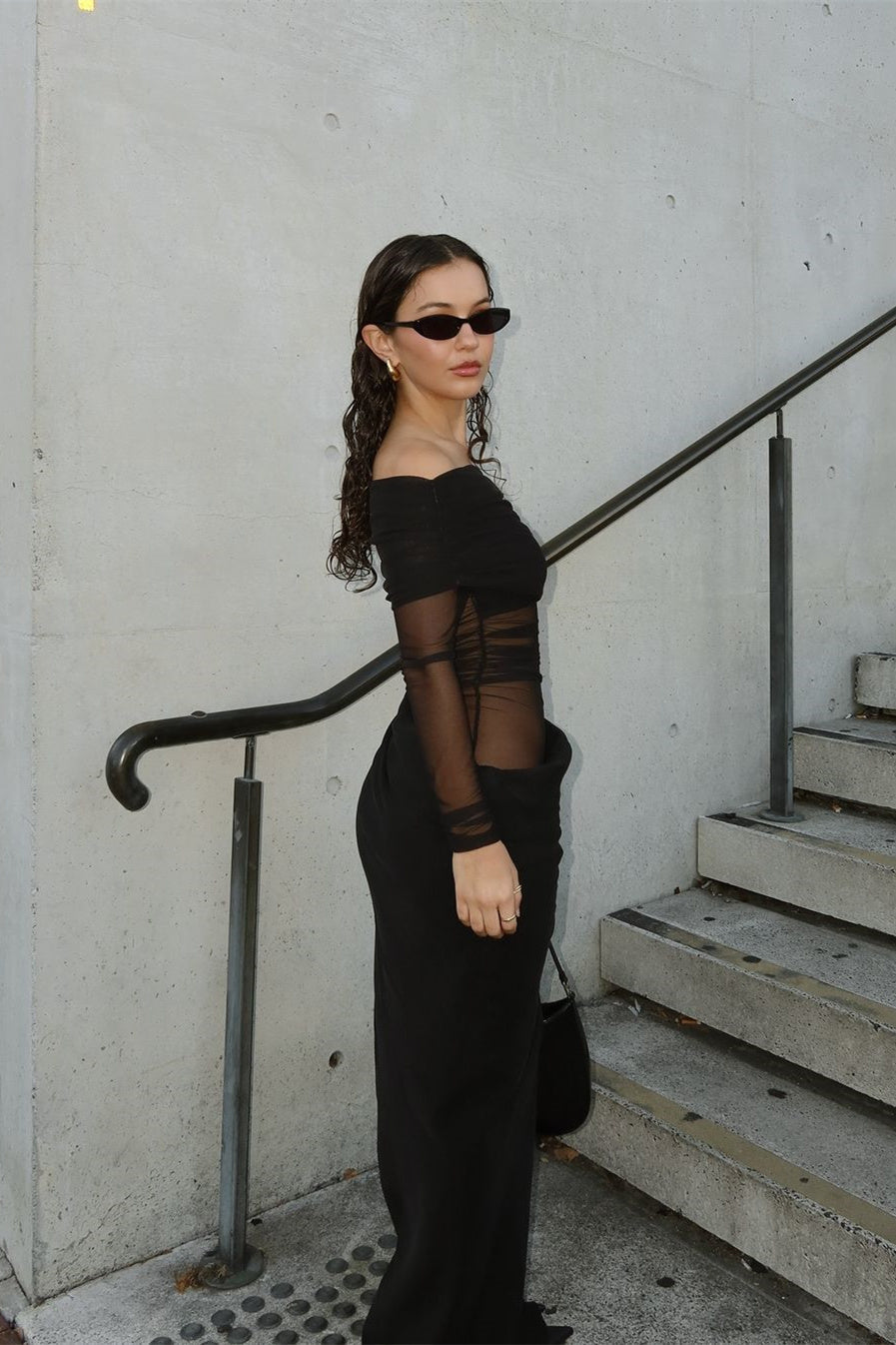 Lillian – Schulterfreies, transparentes Maxi-Netzkleid