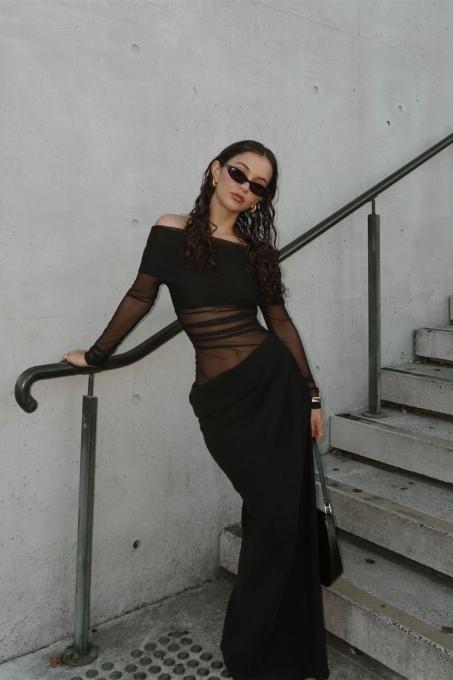 Lillian – Schulterfreies, transparentes Maxi-Netzkleid
