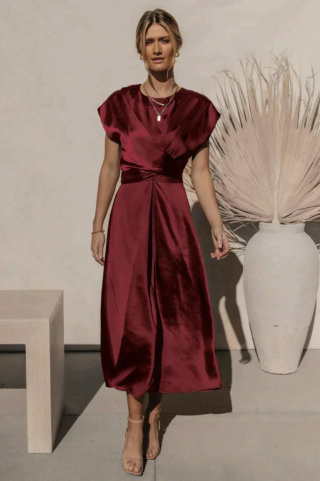 Daniela - Robe midi en satin avec nœud