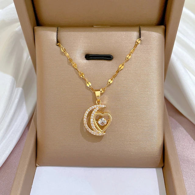 Anu - Collier plaqué or avec pendentif céleste