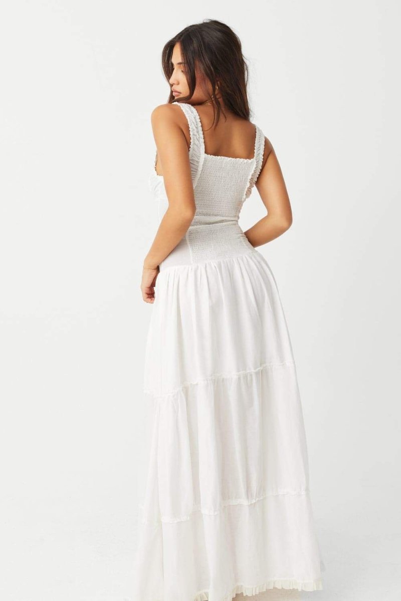 Anastasia – Robe longue semi-transparente à volants