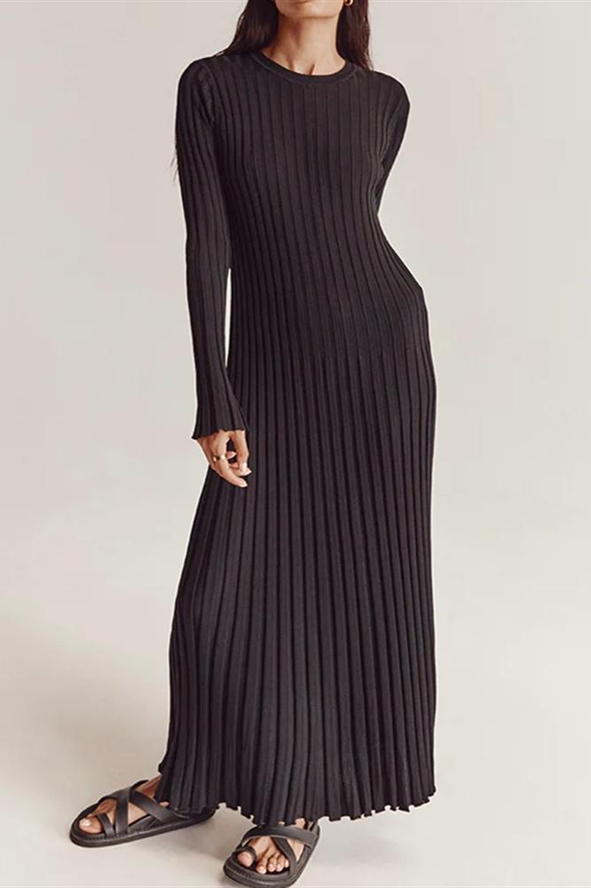 Antonia – Geripptes, ausgestelltes Maxi-Strickkleid