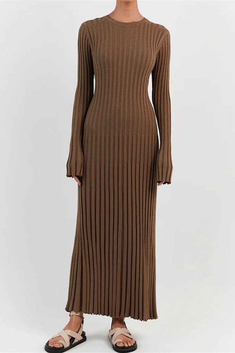 Antonia – Geripptes, ausgestelltes Maxi-Strickkleid