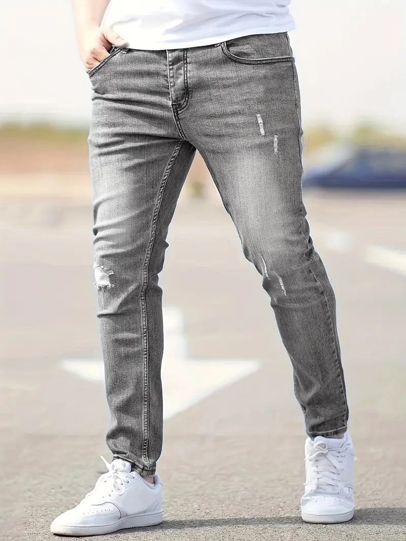 Liam – un jean déchiré pour le printemps