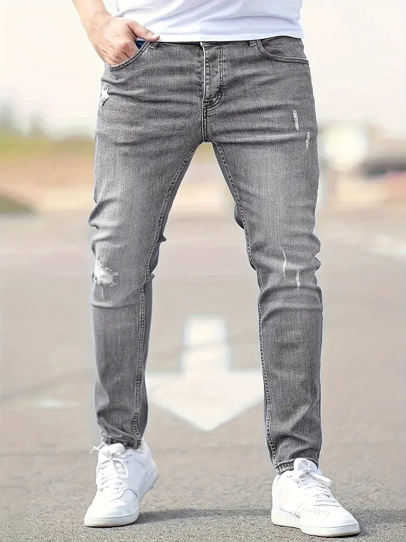 Liam – un jean déchiré pour le printemps