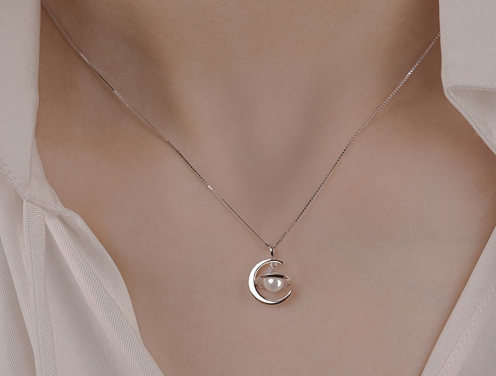 Sophia - Collier élégant avec pendentif en perles de lune