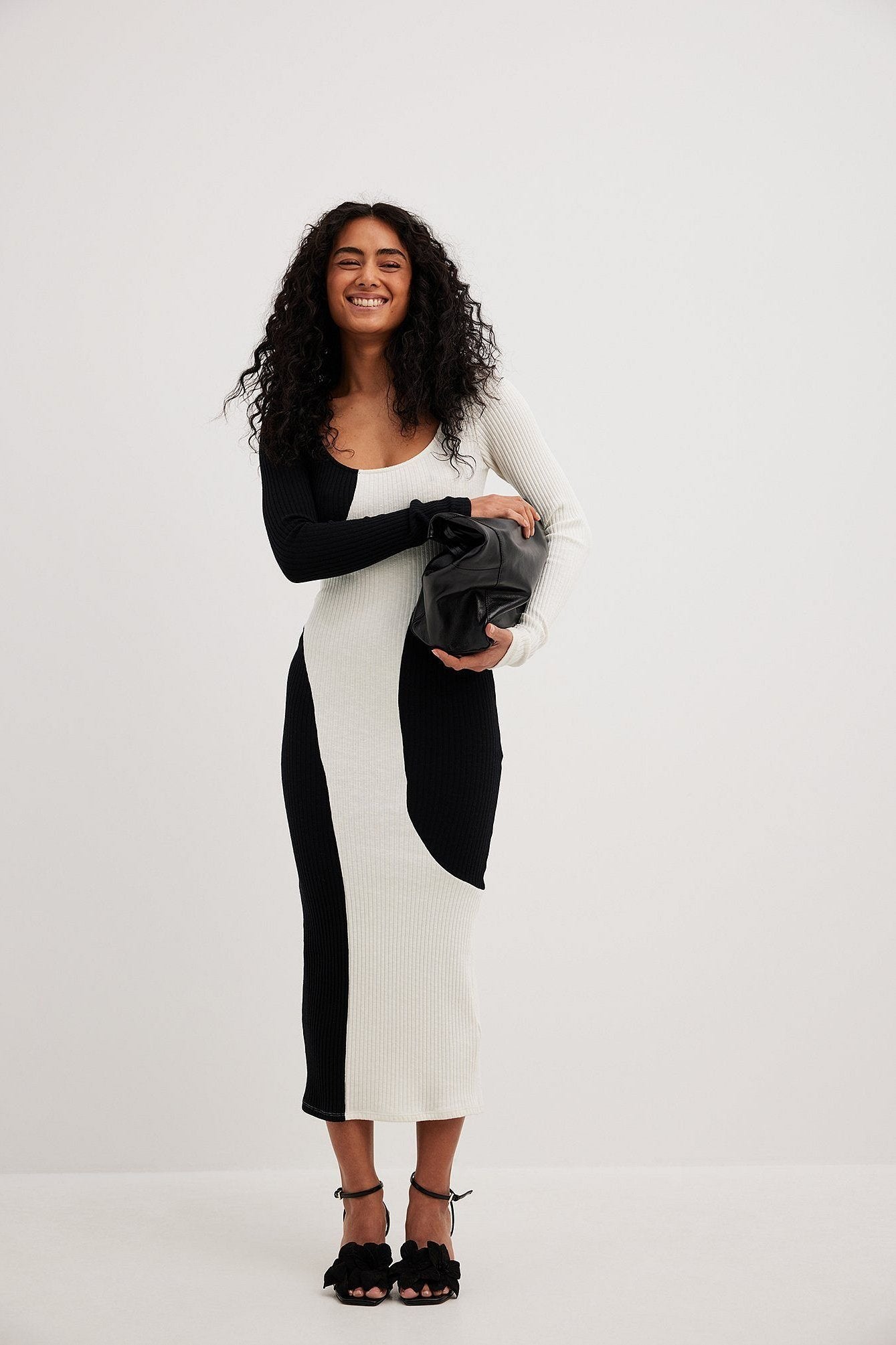 Belen – Robe midi en maille contrastée