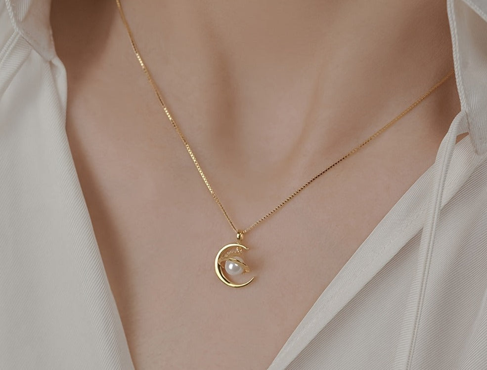 Sophia - Collier élégant avec pendentif en perles de lune