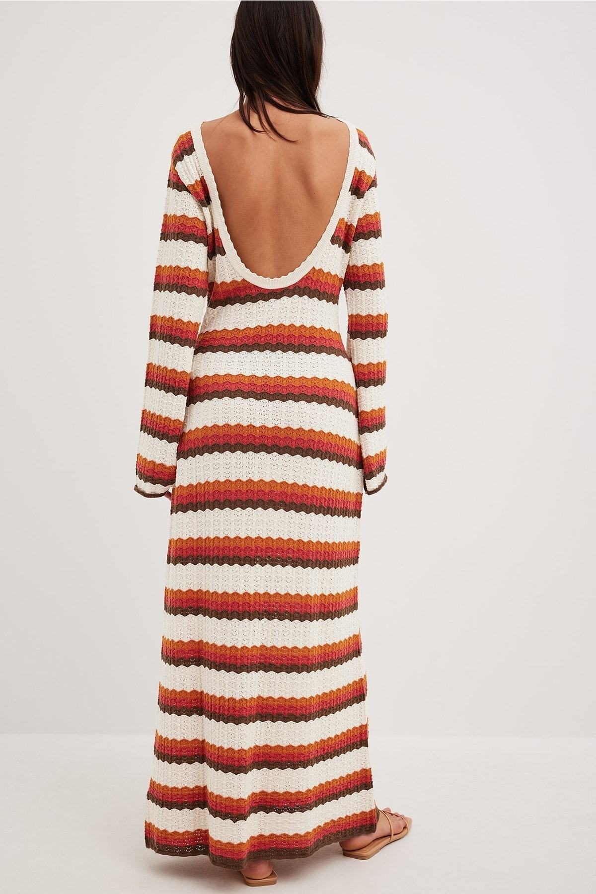 Calista – Gewebtes, rückenfreies Maxi-Strickkleid mit Zickzack-Muster