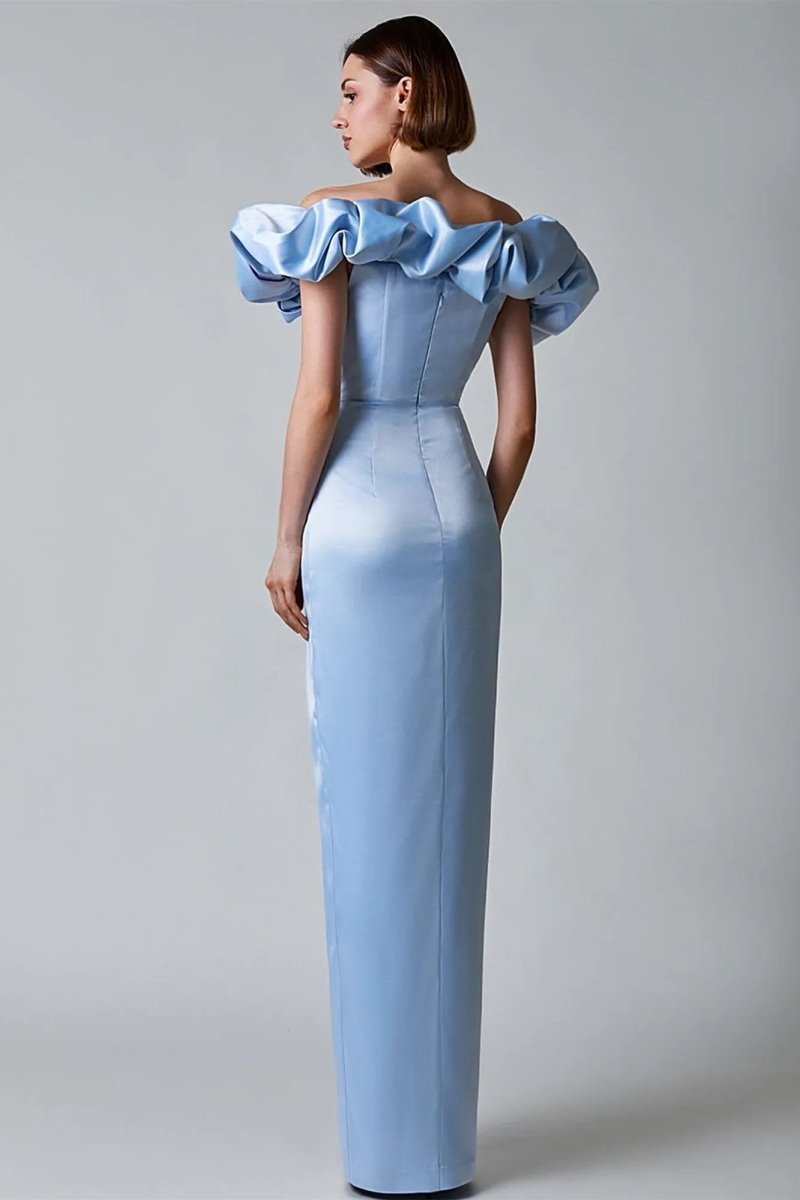 Schulterfreies Maxikleid mit Schlitz und Kristallen