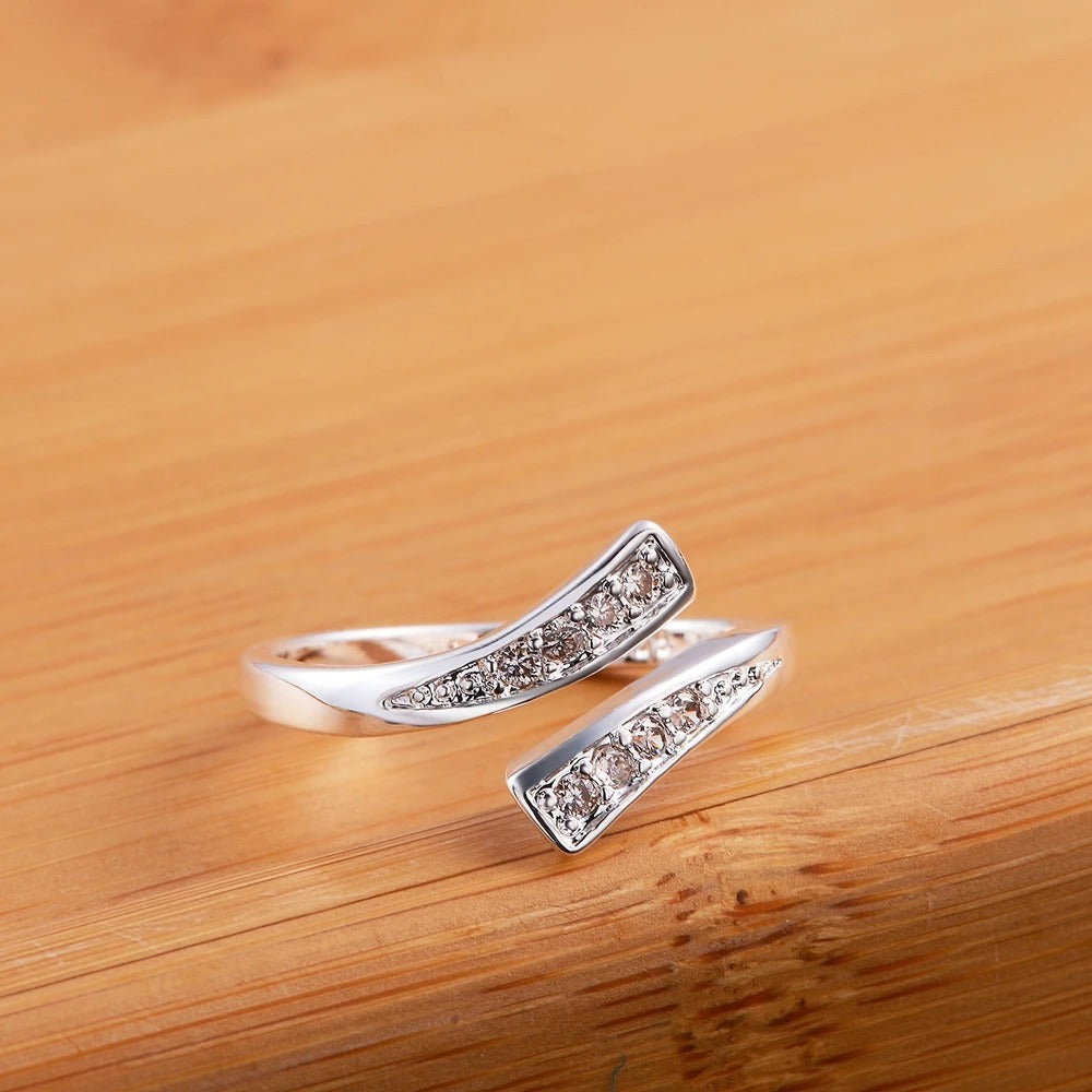 Maya - Bagues ouvertes élégantes en argent avec cristal de montre