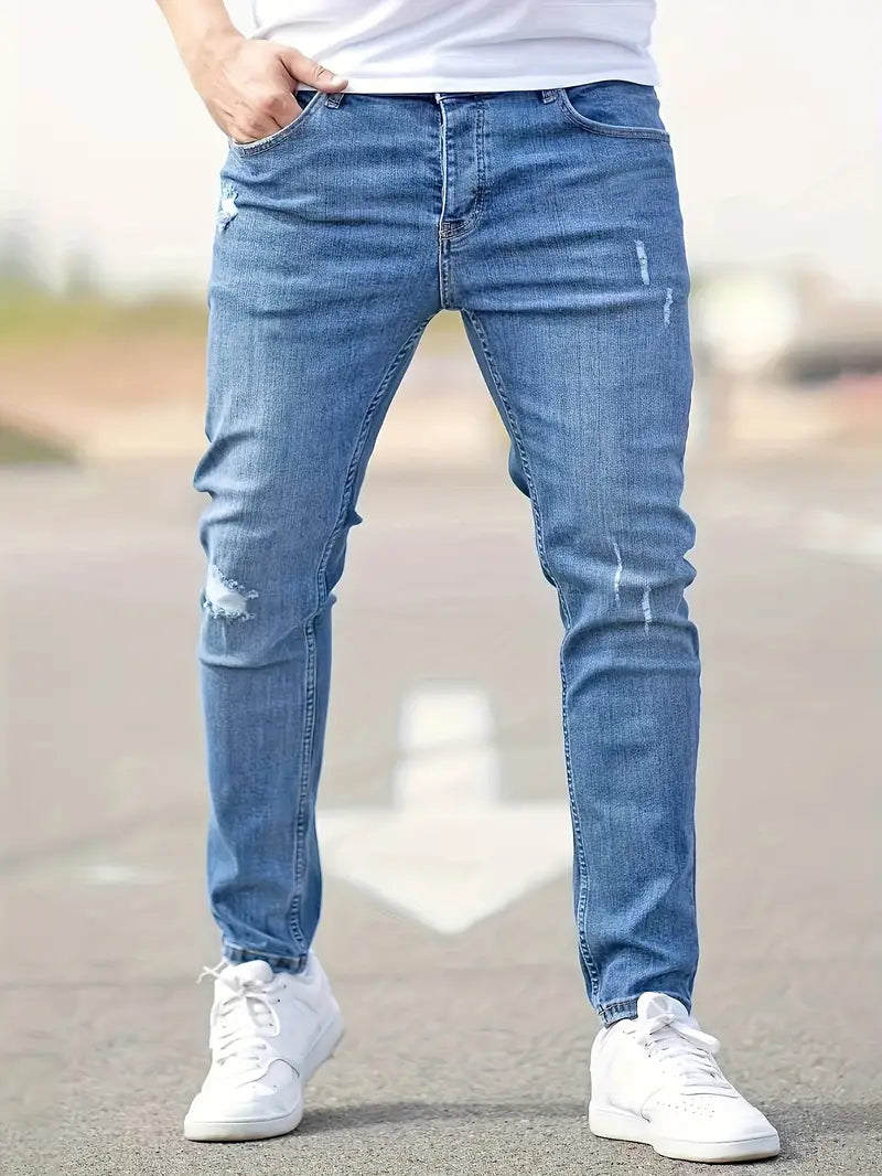 Liam – un jean déchiré pour le printemps