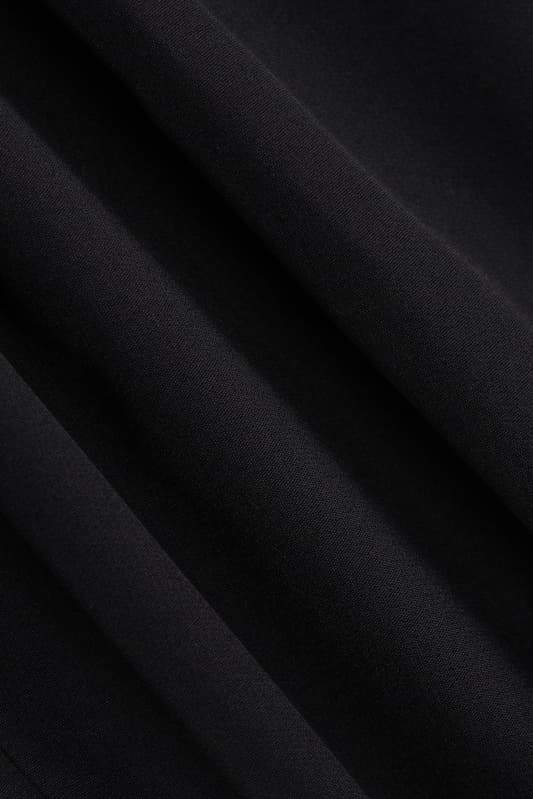 Evelyn Plissiertes Minikleid mit Flügelärmeln