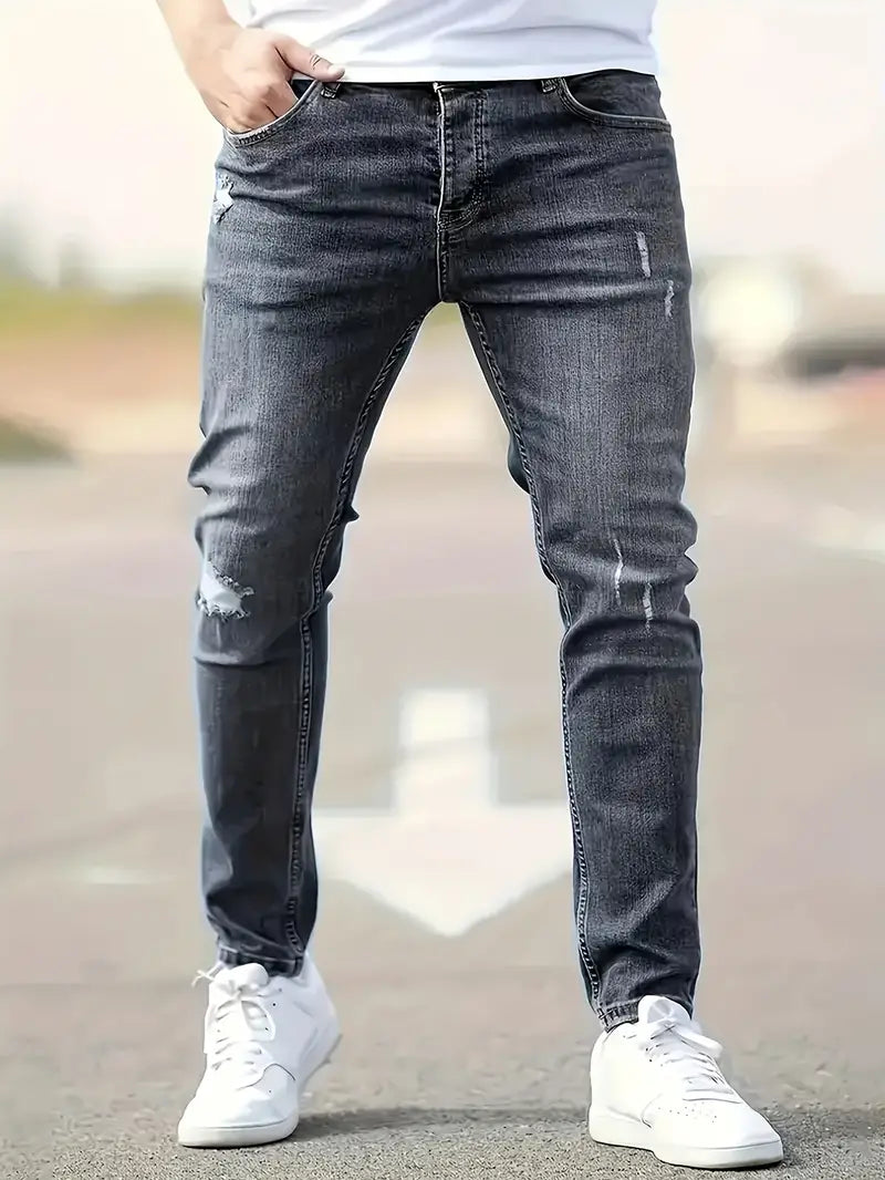 Liam – un jean déchiré pour le printemps