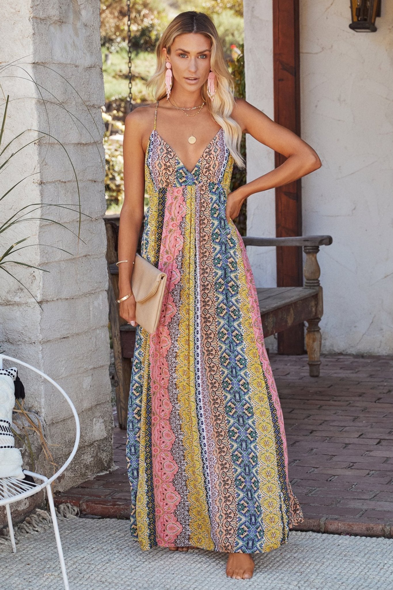 Rückenfreies Maxi-Sommerkleid mit Streifen und Freda-Print