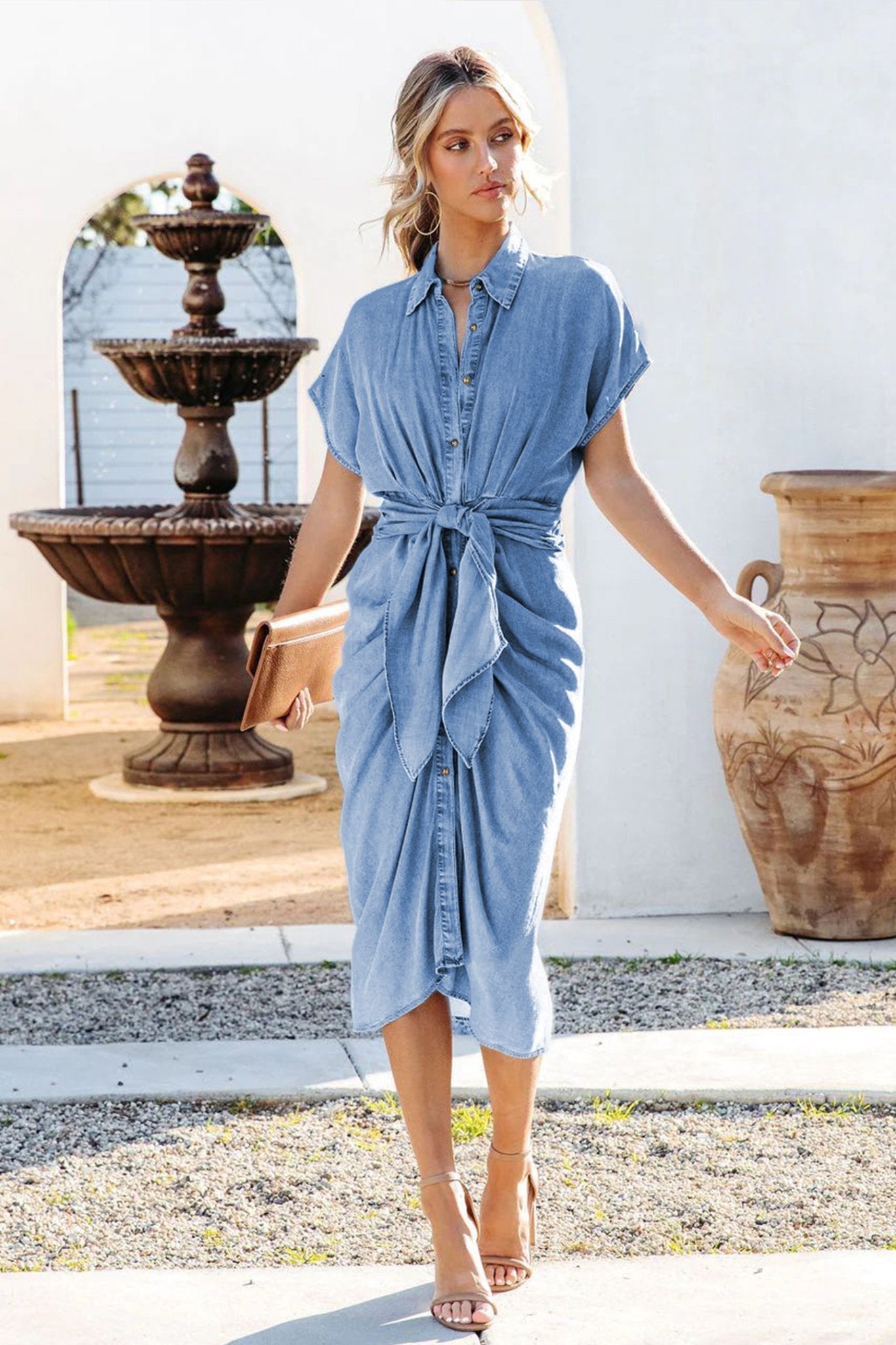 Gina – Gerafftes Midi-Hemdkleid aus Denim mit Knoten