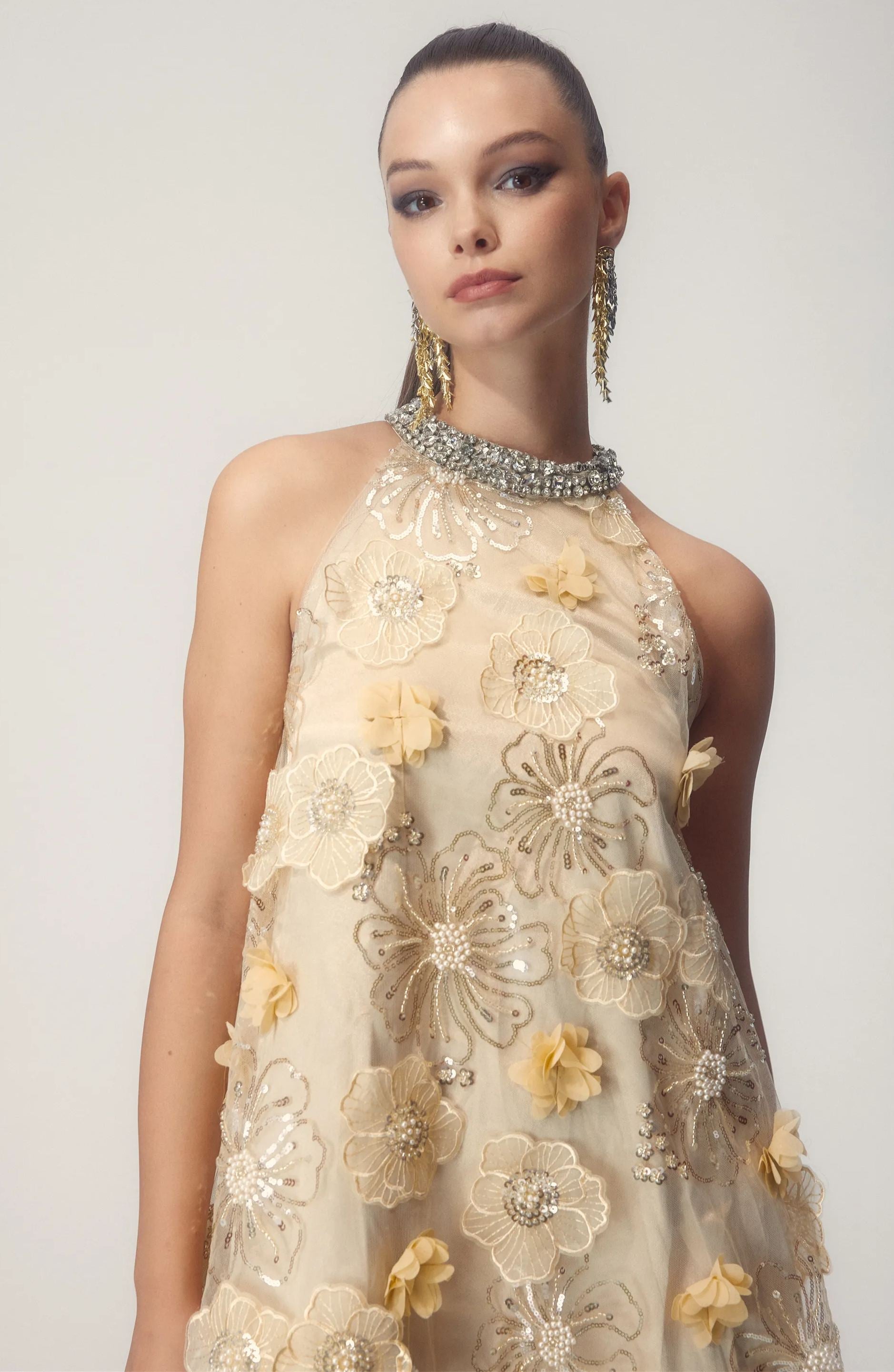 Ella Neckholder-Minikleid mit bestickten Pailletten und Blumen