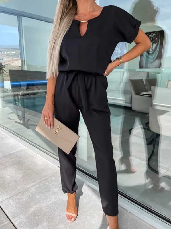 Kurzärmliger Jumpsuit mit V-Ausschnitt, Einstecktasche und elastischer Taille zum Binden in Bleistifthosen
