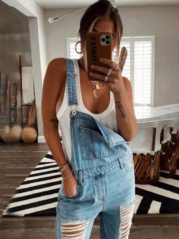 Salopette en jean déchirée et délavée pour femme en bleu