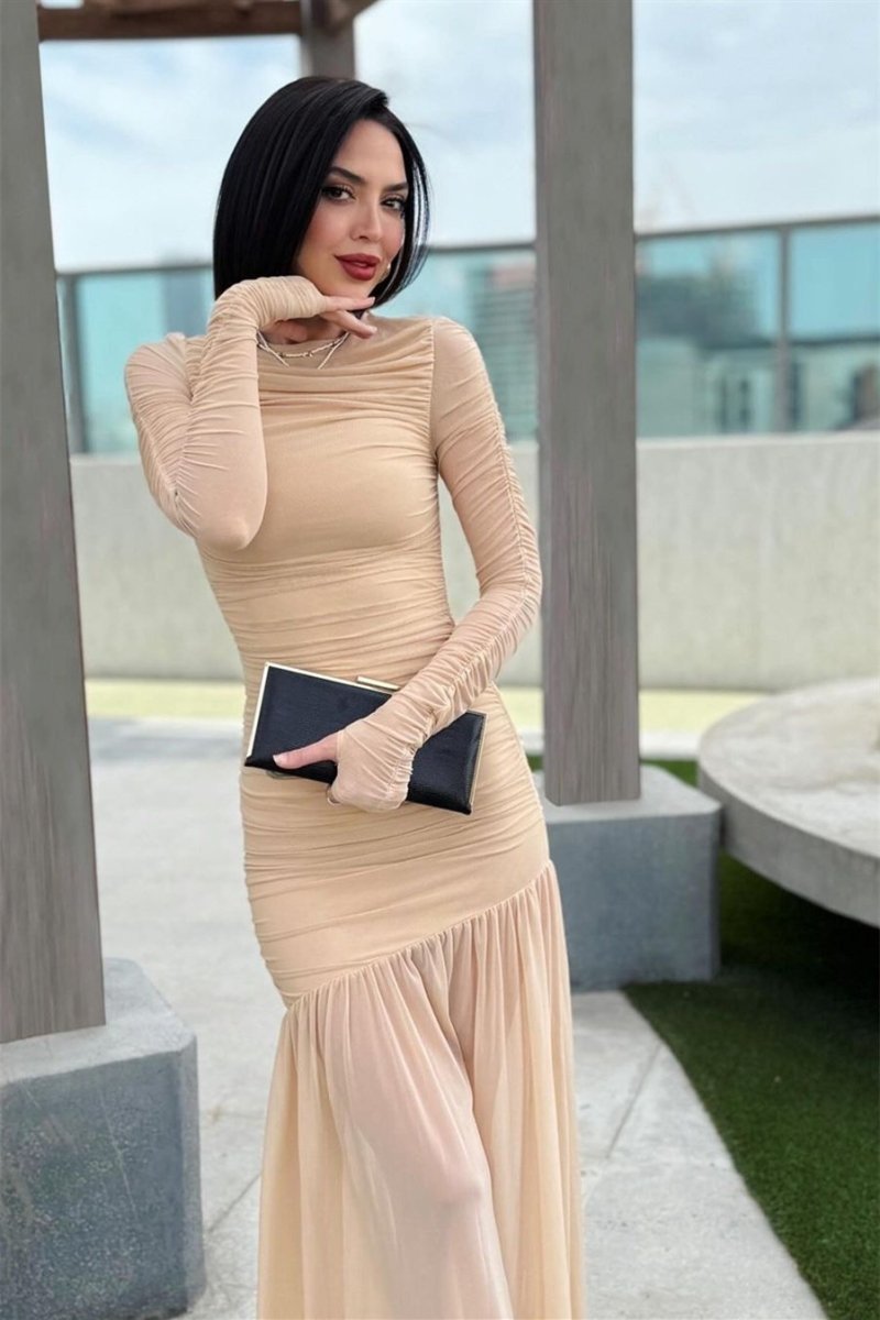 Jessie – Langärmliges, plissiertes Maxikleid aus Netzstoff
