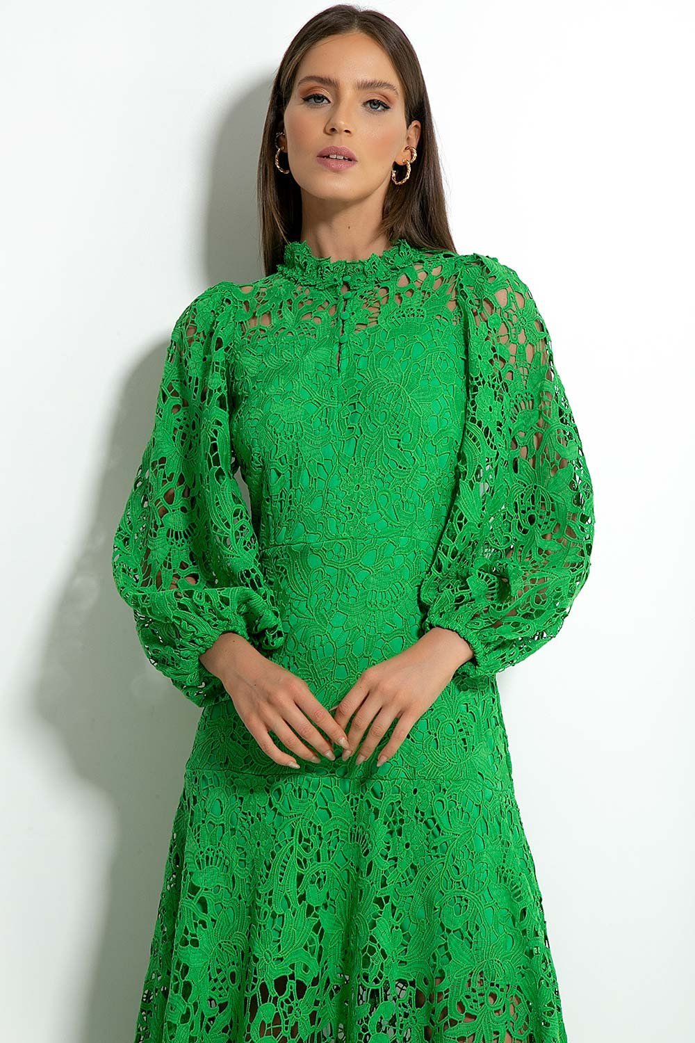 Joa – Ausgestelltes Maxikleid mit bestickter Spitze