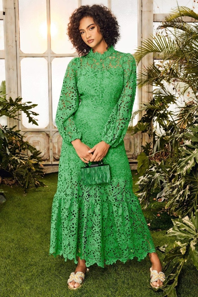 Joa – Ausgestelltes Maxikleid mit bestickter Spitze