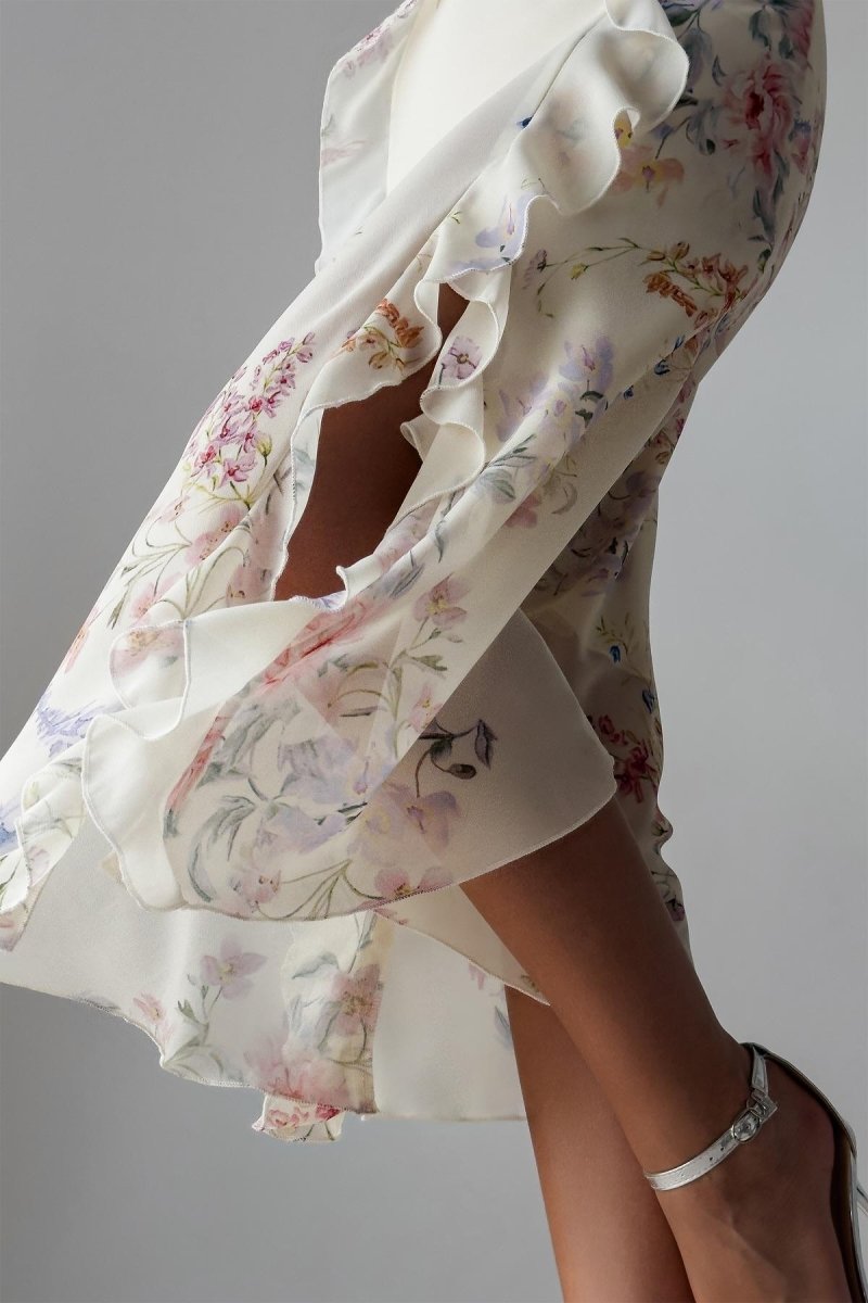 Naomi – Camisole-Midikleid mit Schlitz und Blumenmuster, Rüschenbesatz